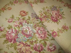 Coupon De Tissu Ancien - Motif Bouquets De Fleurs Roses - 45 X 74 Cm - Coton
