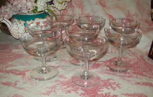 8 COUPES A CHAMPAGNE ANCIENNES
