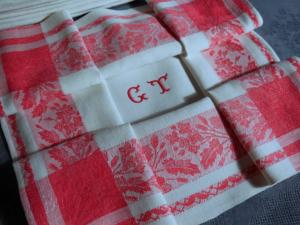 1 serviette ancienne bandes rouges tissées ...GT ou CT 