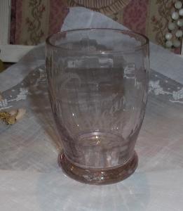 beau verre ancien gravé  verre souvenir de baptême ou de communion  "JEAN 1932 "