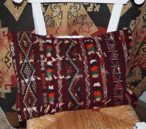 Coussin réalisés avec tissus anciens , tissage artisanal ancien