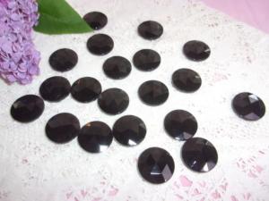  10 grosses perles anciennes noires ou cabochons