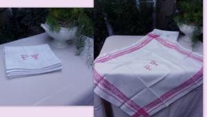 6 serviettes anciennes de table à bandes rouges tissées, monogrammées PT, campagne , jardin