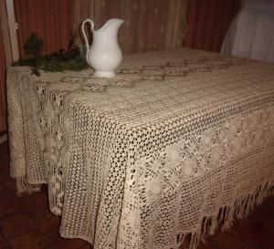  grande nappe ancienne en dentelle, rideau, dessus de lit