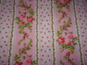 Tissu ancien fleuri ou vintage