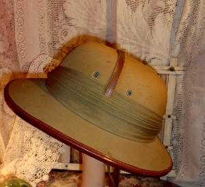 BEAU CHAPEAU ANCIEN OU VINTAGE SAHARA. BROUSSE. COLONIAL. EXPLORATEUR