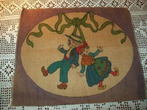  rare  DESSUS DE COUSSIN ANCIEN . RARE. NENETTE ET RINTINTIN