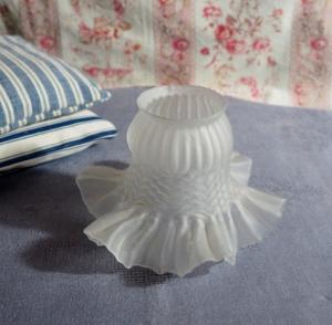 Tulipe ancienne pour éclairage , forme volantée @