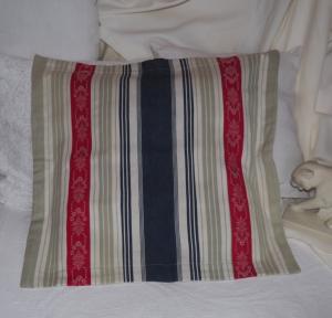 coussin en tissus anciens, toiles 19 ème 