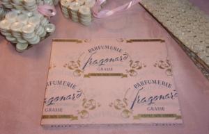  Lot de 12  jolis feuillets anciens : Parfumerie Fragonnard Grasse ,scrapbooking, papier vintage