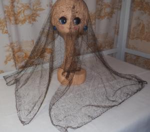  FINE VOILETTE ANCIENNE MANTILLE,