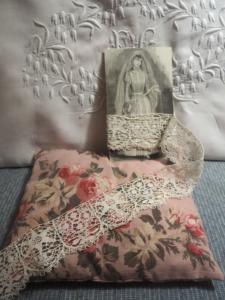 Large dentelle ancienne