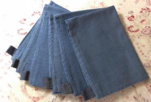 1 torchon, lin ancien rustique bleu