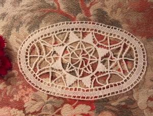 GRANDE INCRUSTATION ANCIENNE MAIN VENISE DENTELLE 15 x 9 cms