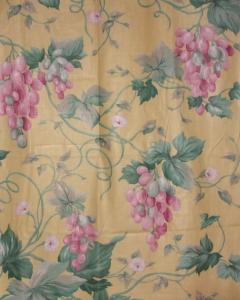 Un joli tissu vintage motifs de fleurs et de grappes 