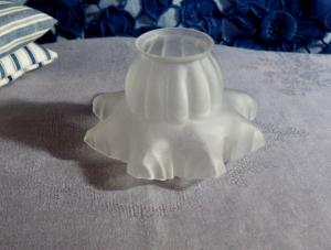 Tulipe ancienne pour éclairage , forme volantée @