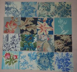 LOT DE 16 COUPONS DE TISSUS ANCIENS POUR PATCHWORK, dominance bleue, 10 x 10 cm