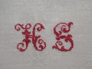  Monogramme ancien HS sur serviette