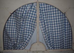 Tissu ancien pour rideau , damiers bleus et blancs