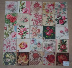   25 petits coupons de tissus anciens pour patchwork , motifs de " roses "