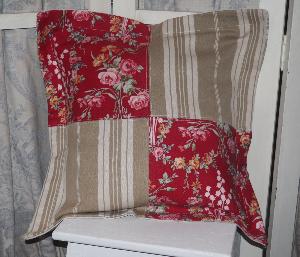  Grand coussin en tissus anciens