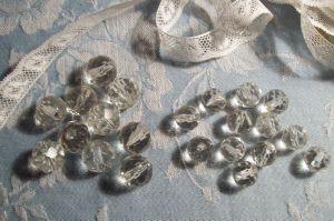  LOT DE JOLIES PERLES ANCIENNES CRISTAL POUR DECO 