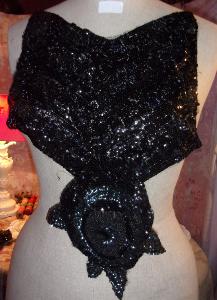  TRES GRANDE BELLE ENCOLURE ANCIENNE PERLES NOIRES PAILLETTES PLASTRON