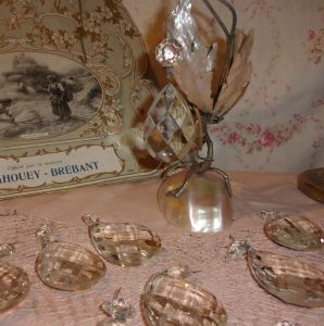   4 GROSSES PAMPILLES ANCIENNES . FACETTES..DECO