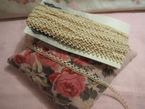mini dentelle ancienne 3 mètres