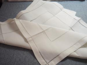 3 serviettes anciennes, lin blanc et superbes jours Venise main