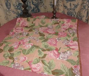  TISSU ANCIEN OU VINTAGE ..ROSES.. TAPISSERIE