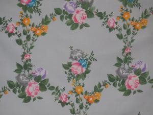 Tissu vintage , jolies roses