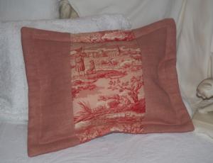 Coussin , tissus anciens , toile de Jouy, lin, coloris rose, déco shabby