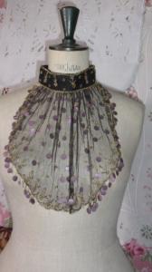  col plastron ancien , tulle, perles , sequins, pampilles