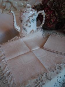 10 jolies petites serviettes anciennes