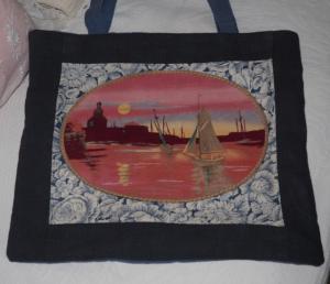Grand sac réalisé en tissus anciens, motif de bateaux