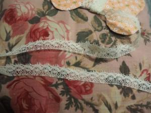 Fine et mini dentelle ancienne, poupée