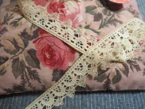 dentelle ancienne , coloris naturel
