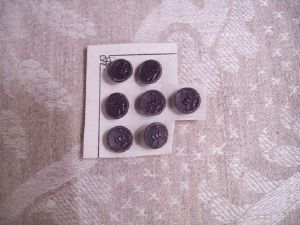 7 TRES JOLIS PETITS BOUTONS ANCIENS 1CM