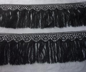  FINE DENTELLE AU FUSEAU NOIRE ANCIENNE ET LONGUES FRANGES