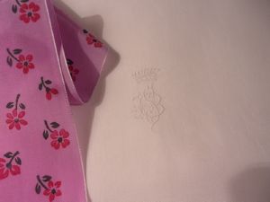 FIN DRAP ANCIEN DE BEBE MONOGRAMME 