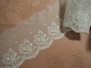 fin tulle ancien rebrodé