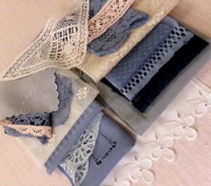 lot éléments anciens bleus , pour créations textiles, scrapbooking, patchwork, dentelles anciennes , broderies anciennes **