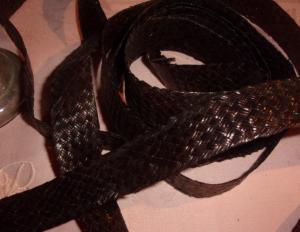   Ruban ancien tressé pour fabrication de chapeaux: 3,50 mètres