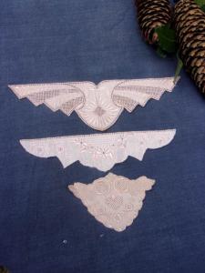   3 jolies incrustations anciennes brodées pour lingerie