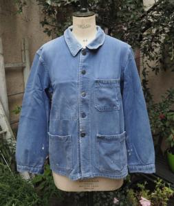 Veste ancienne , bleu de travail, usagée, ouvrier, atelier, ferme, campagne