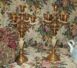  2 GRANDS CANDELABRES ANCIENS . CHANDELIERS. BOUGEOIRS