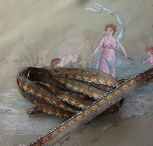 TRES JOLI GALON ANCIEN FIL METALLISE ET BRODERIE SOYEUSE