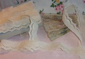  broderie anglaise  vintage 2 mètres