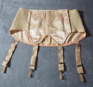 porte-jarretelles ancien , collection ou document , corset